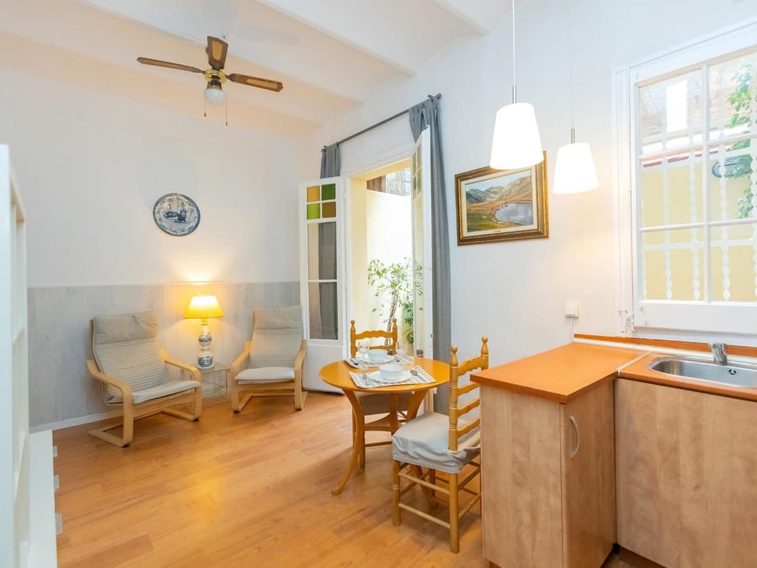 Apartment Gracia Torrijos by Interhome