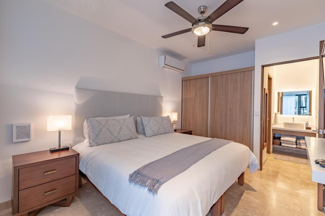 IPANA Enjoy 5 stars. Ocean view Roof. Close 5th