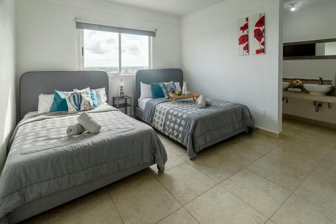 Exclusive building 6 people 3 cable televisions 3 swimming pools balcony,