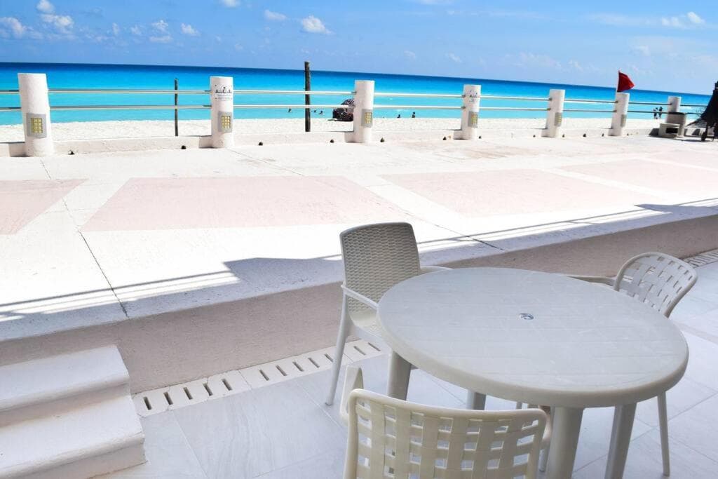 Ocean front Villa Marlin, best location in hotel zone #109