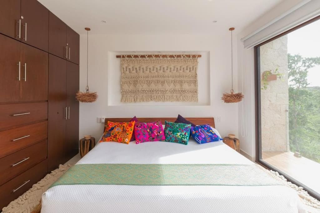 ZAAZIL, JUNGLE VIEW & GREAT POOL 100MB FIBER WIFI!