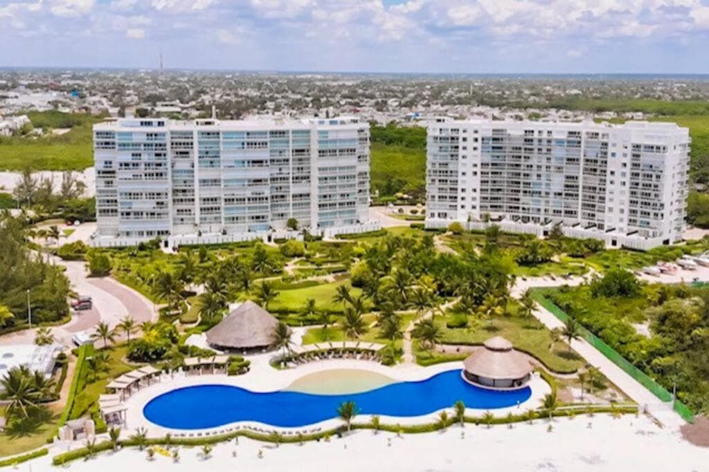 REEF Beachfront 3BDR apartment by CASA PARAISO