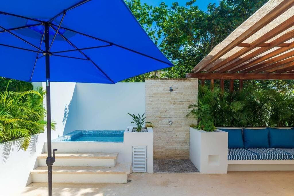 Luxury Private 3BED Villa, Garden, Pool,Security