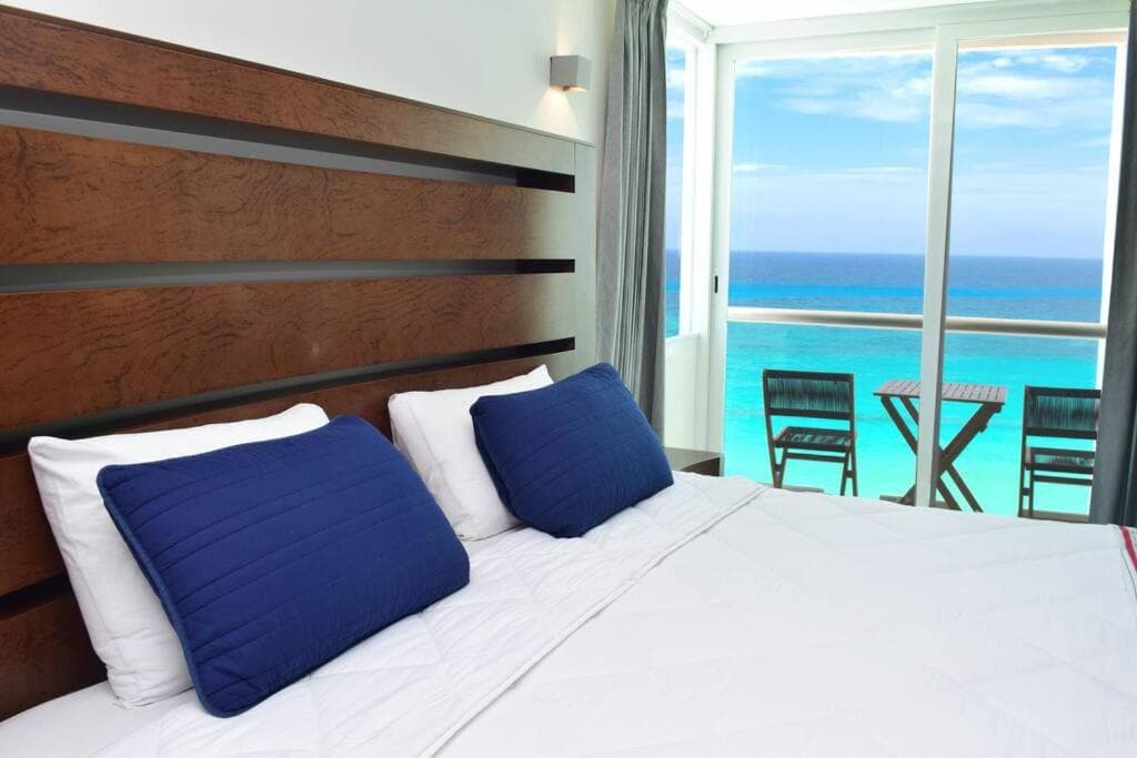 Estudio frente al mar con balcón privado e impresionantes vistas del mar caribe