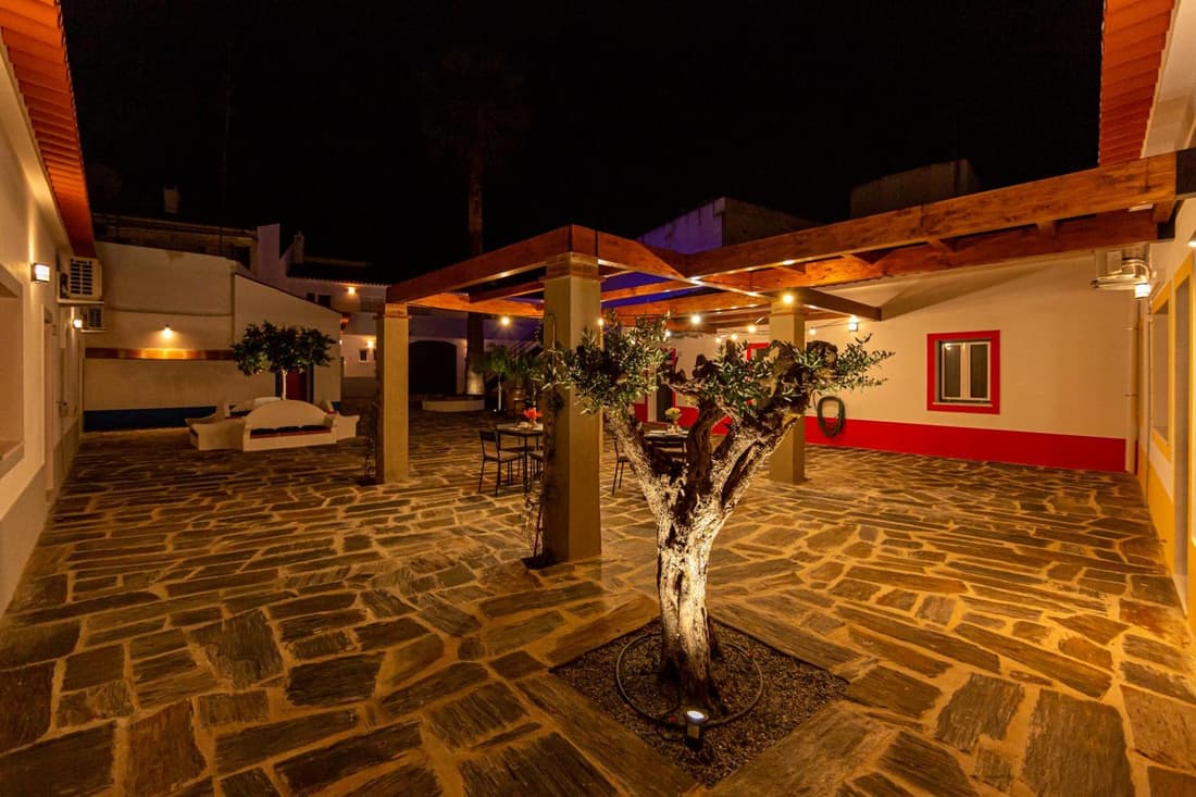 Luxury Palm Suites