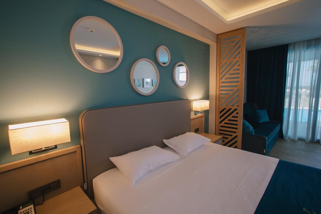 Almyros Beach Resort & Spa