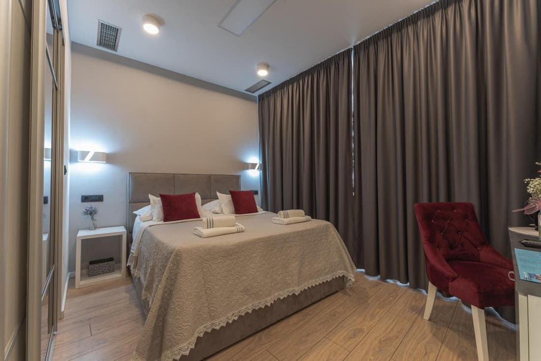 Sky & Sun Luxury Rooms with private parking in the garage