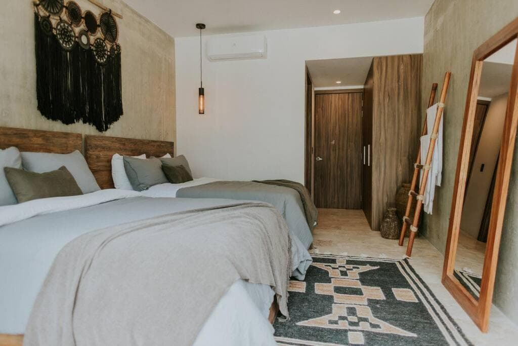 Cenote + Swim-Up + Luxury Condo