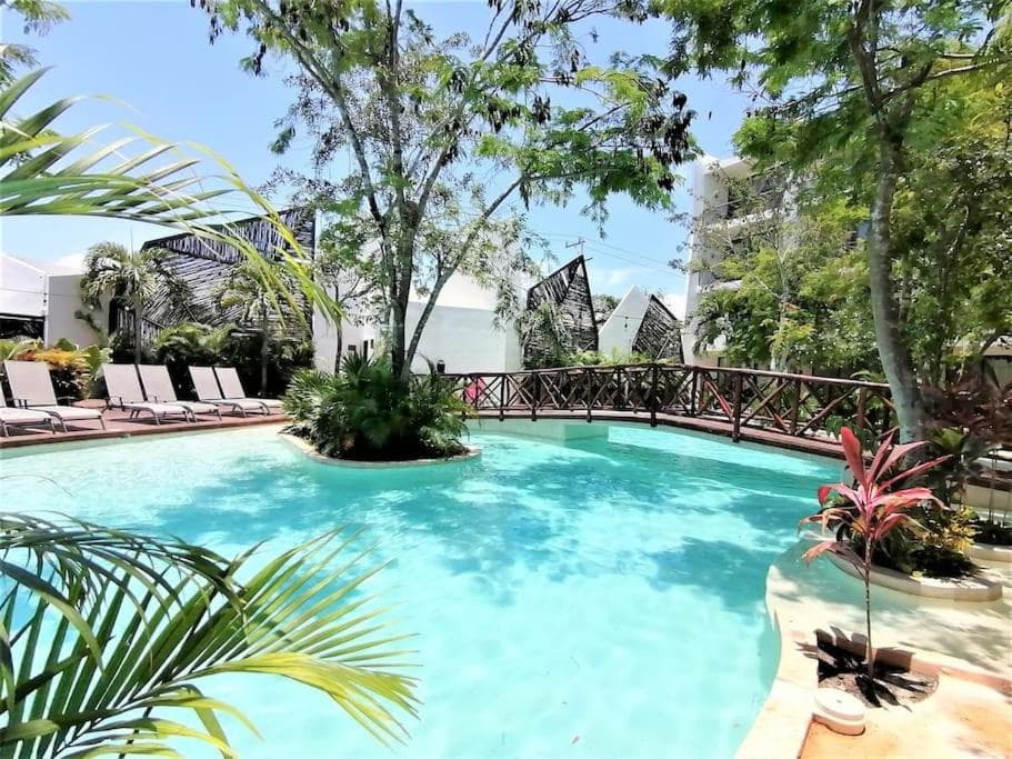 Near Beach+Jungle Views. King bed+220 megs+2 bikes