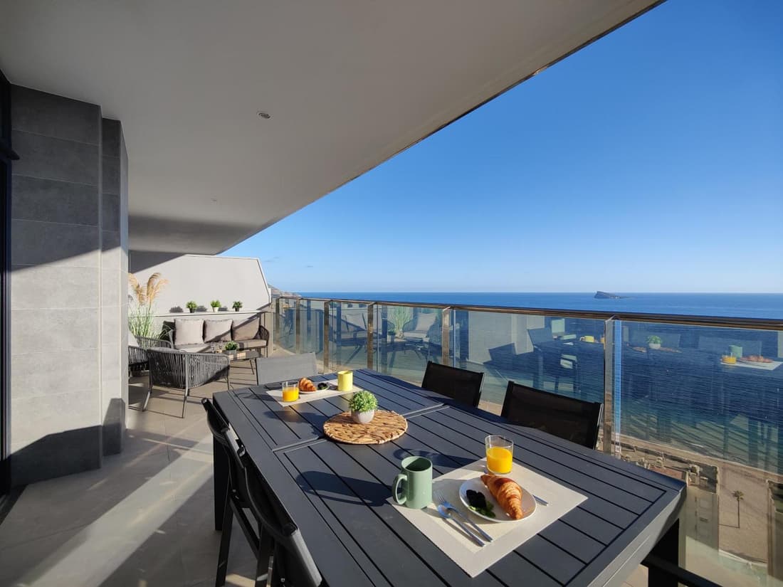 SUNSET CLIFFS sea & sky apartments