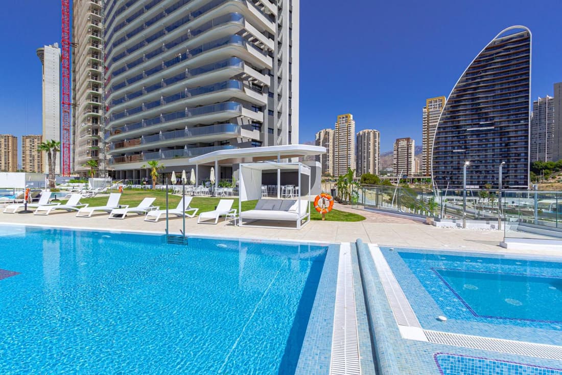 SUNSET CLIFFS sea & sky apartments