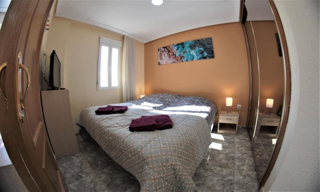 Cozy apartment just 8 min walk from the beach!