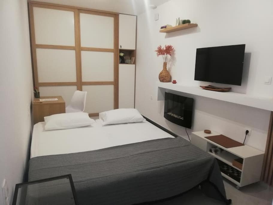 BRIO luxurious urban stay in Heraklio,WiFi,ΑC