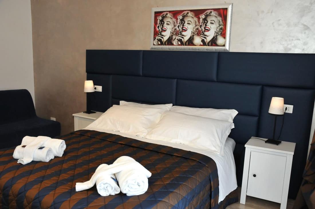 Check-Inn Rooms