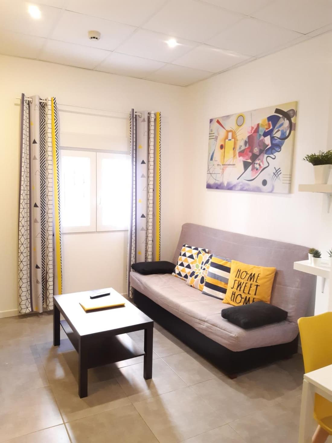 The Yellow Corner Apartment