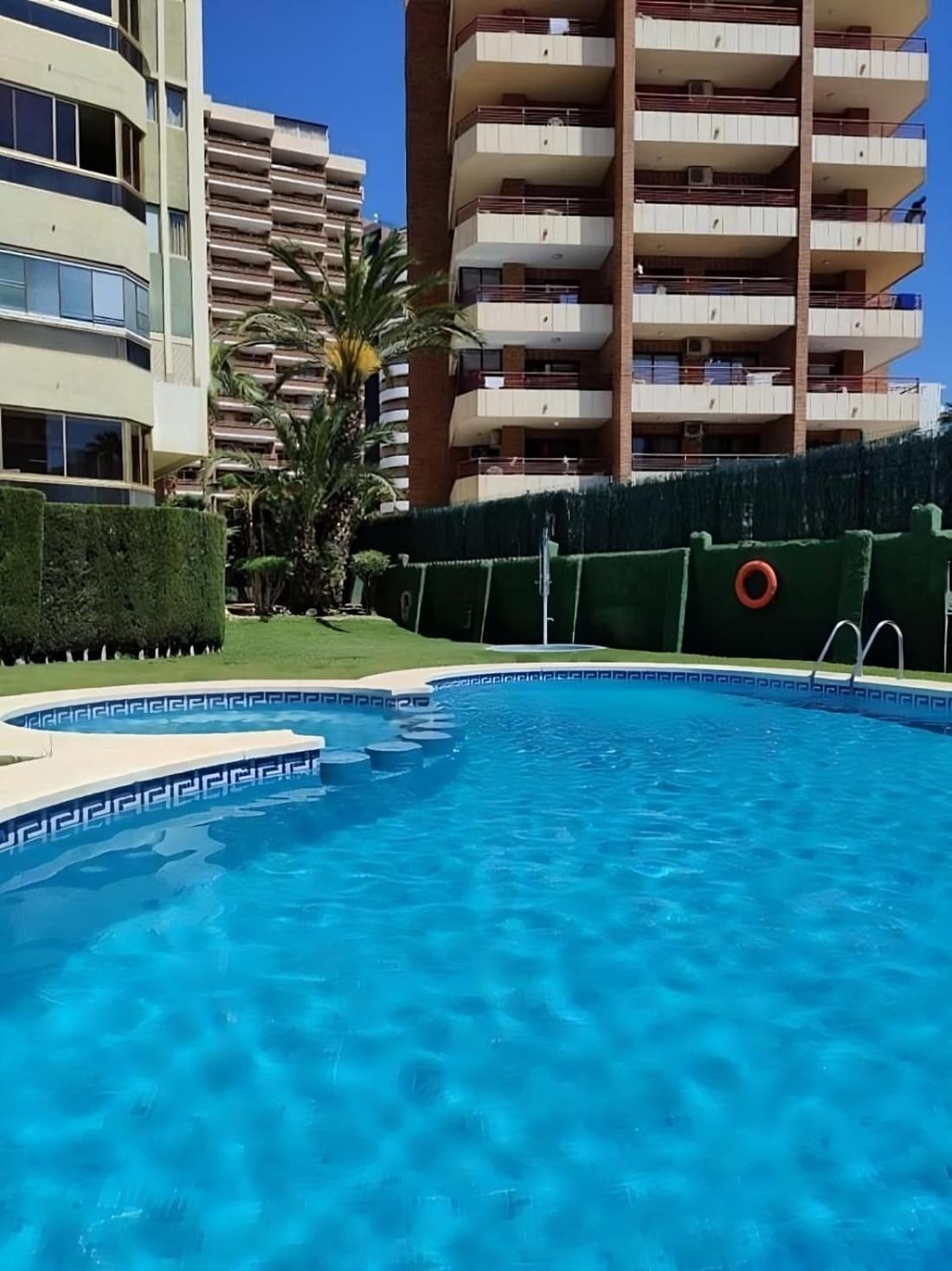 Gerona apartment on the Strip with pool & parking