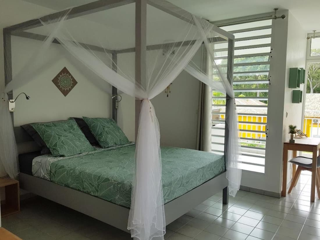 Appartement avec piscine et accès direct plage 249