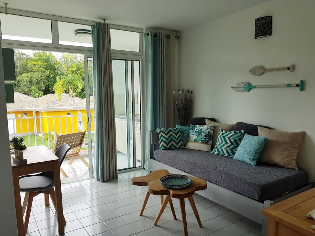 Appartement avec piscine et accès direct plage 249