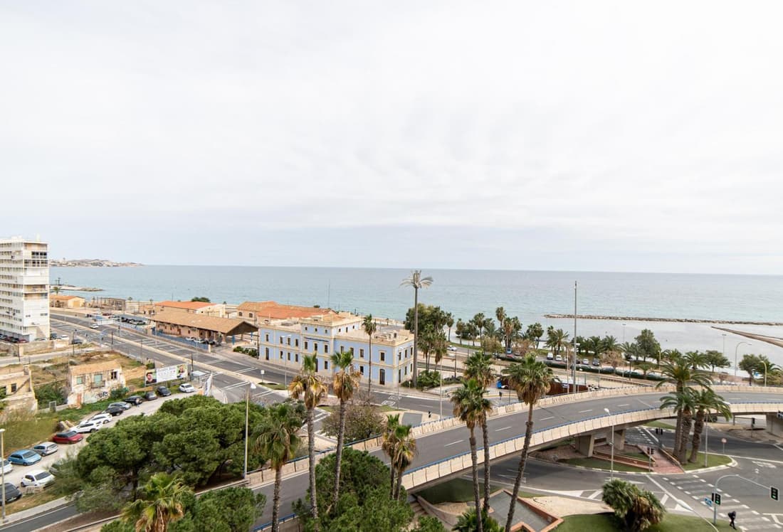 Ático de Lujo con vistas al mar, primera línea Playa del Postiguet