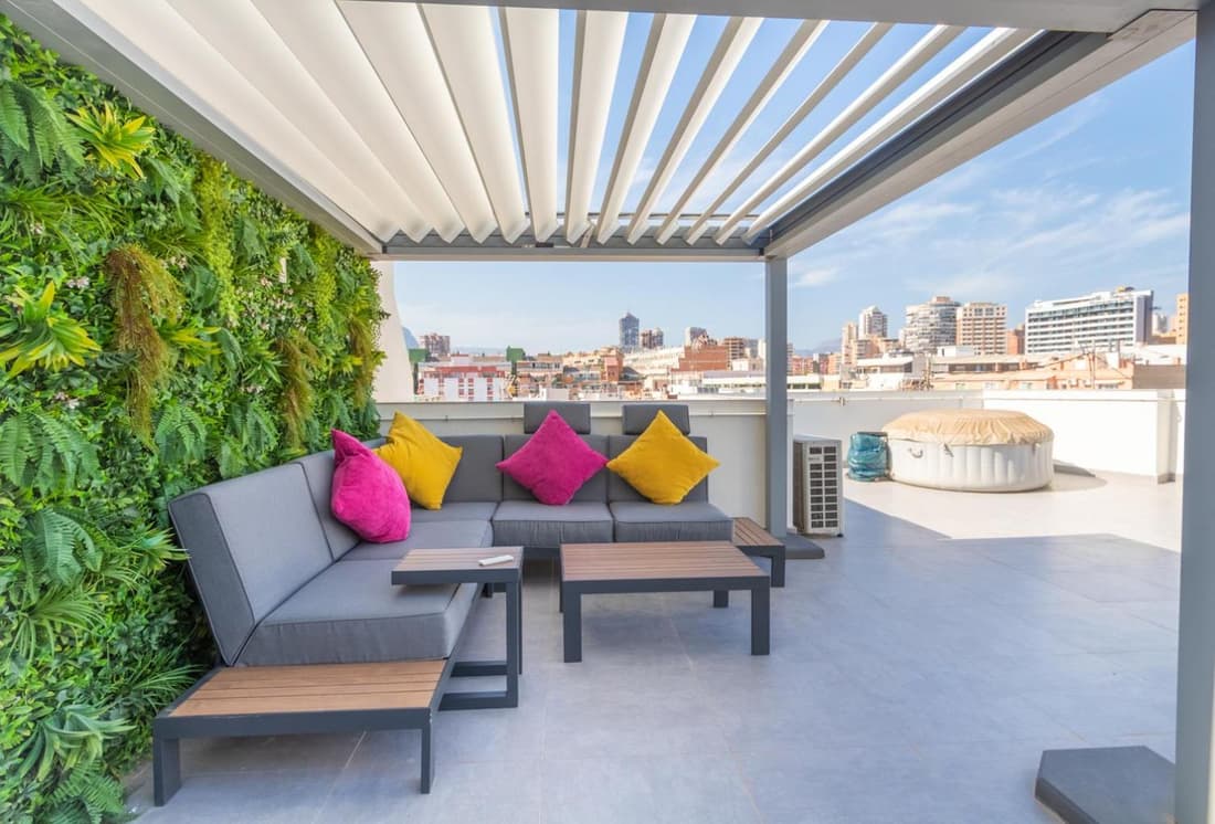 Old City Penthouse with fantastic views & parking
