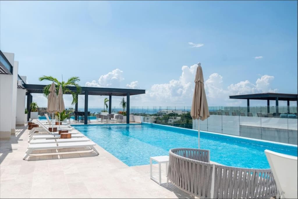 SERENADA 2nd floor 2 bedroom condo By DPM