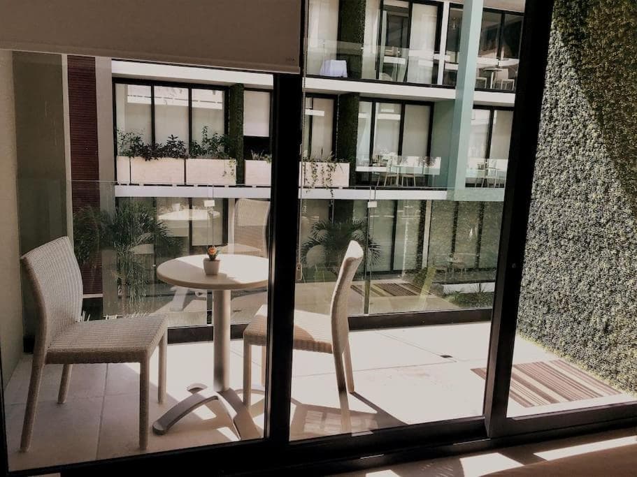 Your exclusive Studio in The City - TOP amenities & services for !!