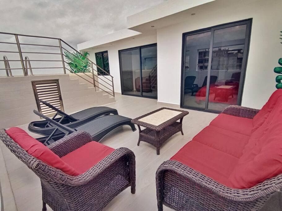 ToP VIP! Pent-house with your PRIVATE pool & chairs 2 bedrooms