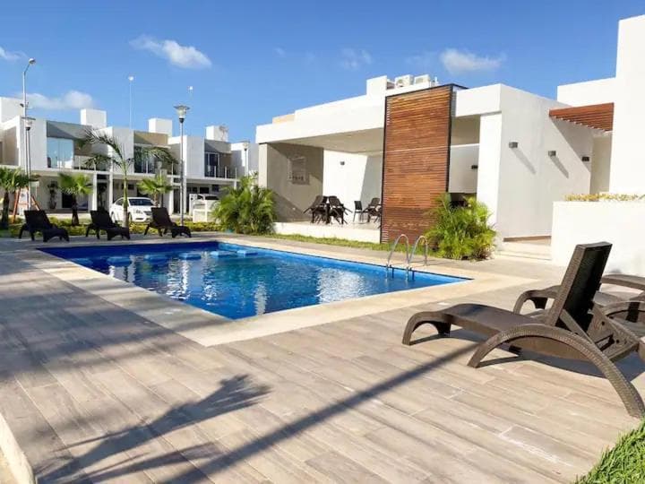 Elegante y preciosa casa con excelente ubicación