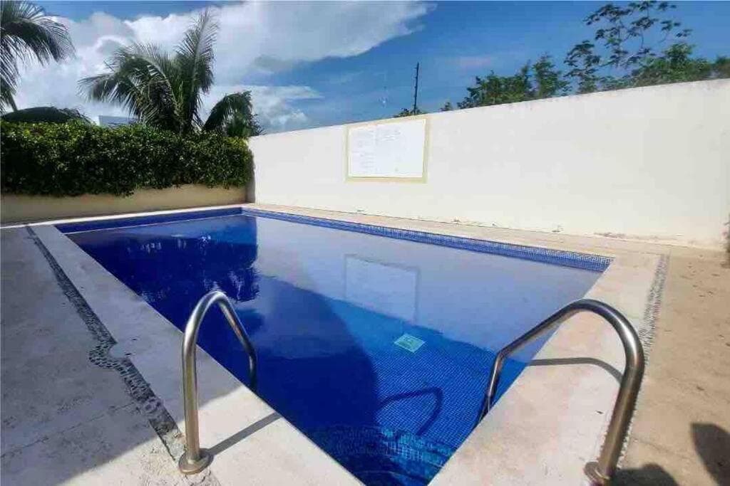 Beautiful & cozy with pool / beach