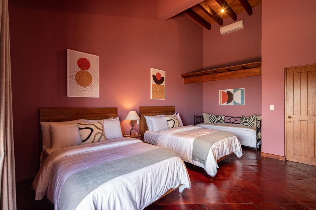 HOLT Balcones Guesthouse - Two Double Beds Room