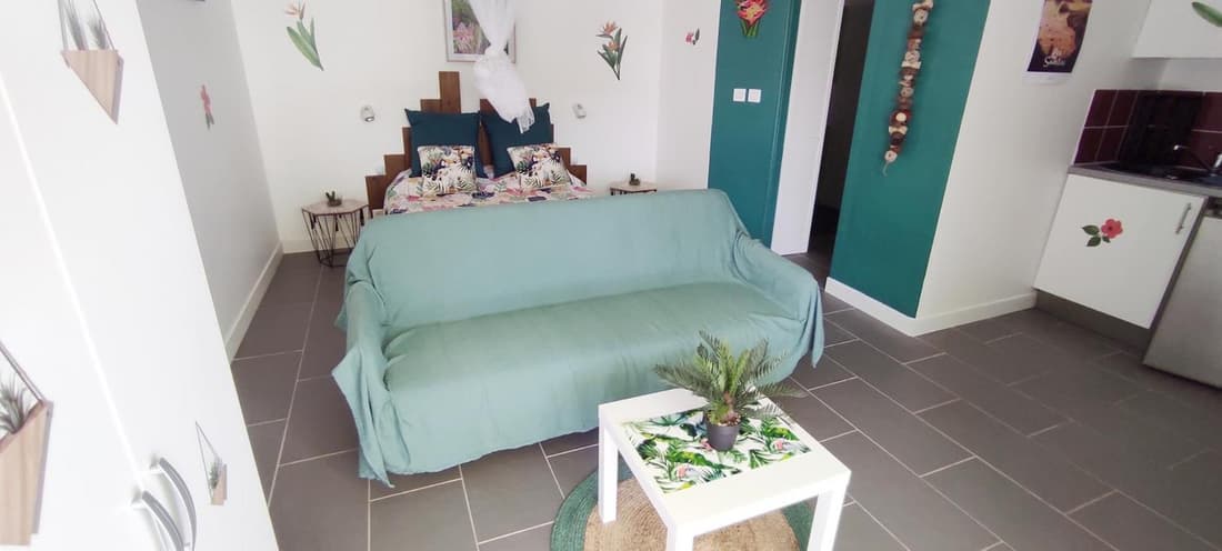 Studio MADRAS AVEC PISCINE PARTAGEE A 5 MN DE LA MER