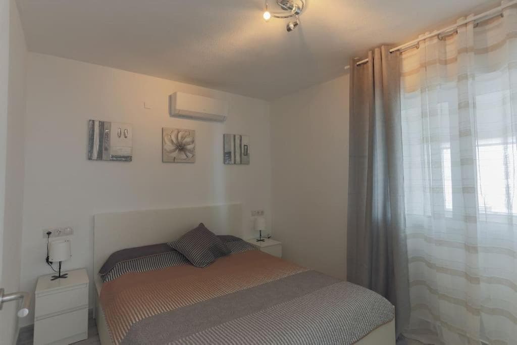 Apartamentos de Benidorm, playa Poniente, España