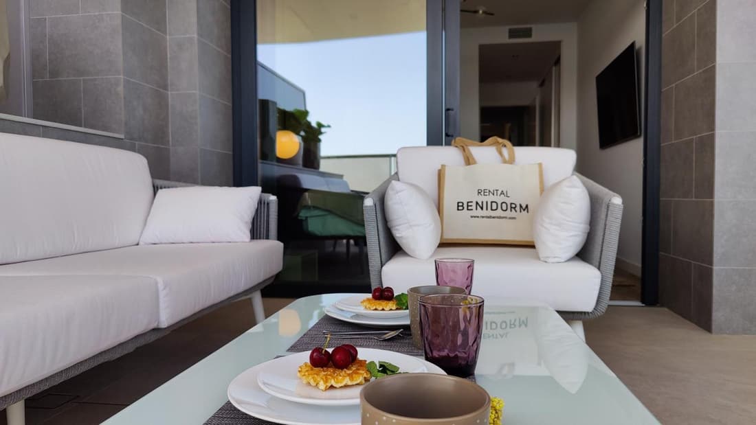SUNSET CLIFFS modern apartment