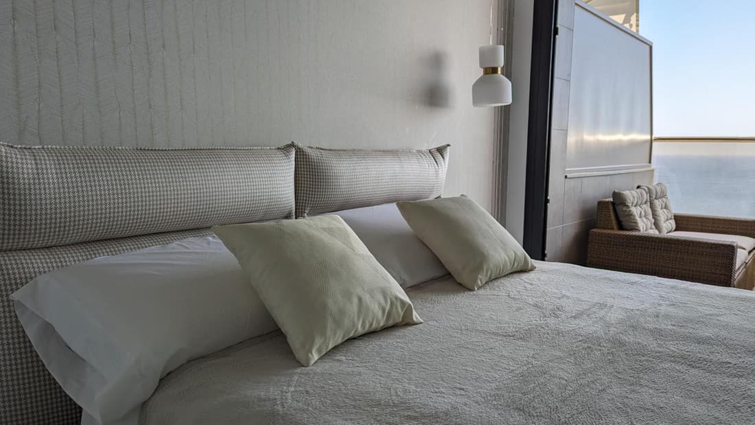 SUNSET CLIFFS stylish apartment