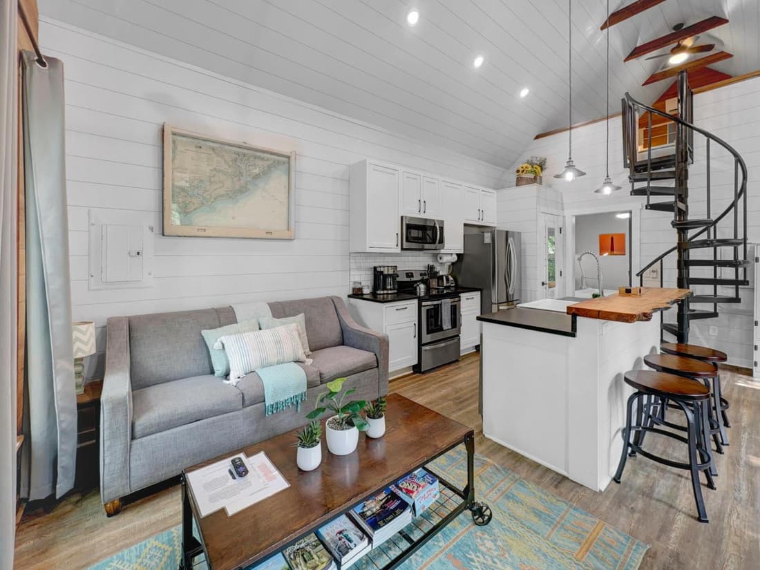Cozy Island Cottage