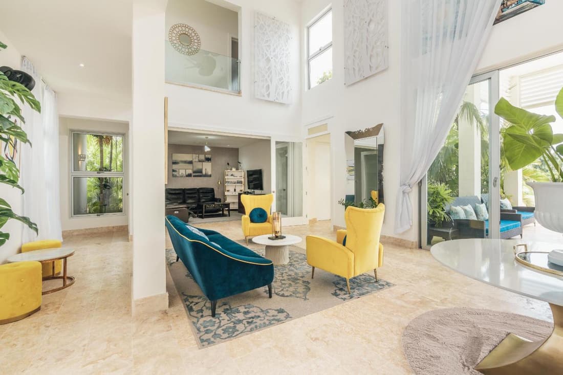 Luxury lakefront vacation paradise!