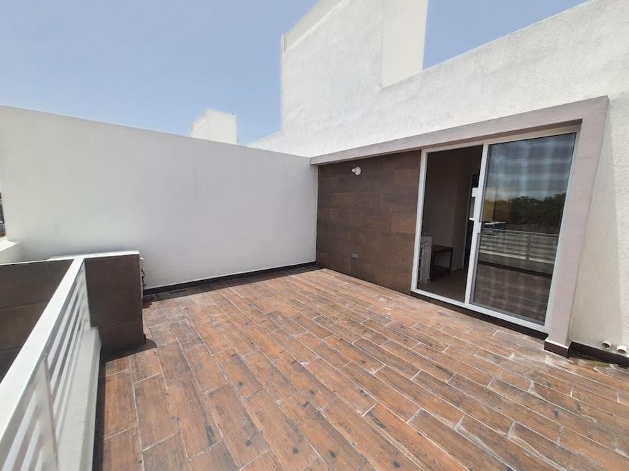 Casa de 3 habitaciones TODAS con baño propio, 3 y medio baños en toal, alberca, cupo hasta 12 personas