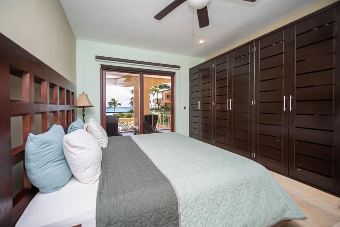 202 C - Apartment in first line of beach with direct access to the beach