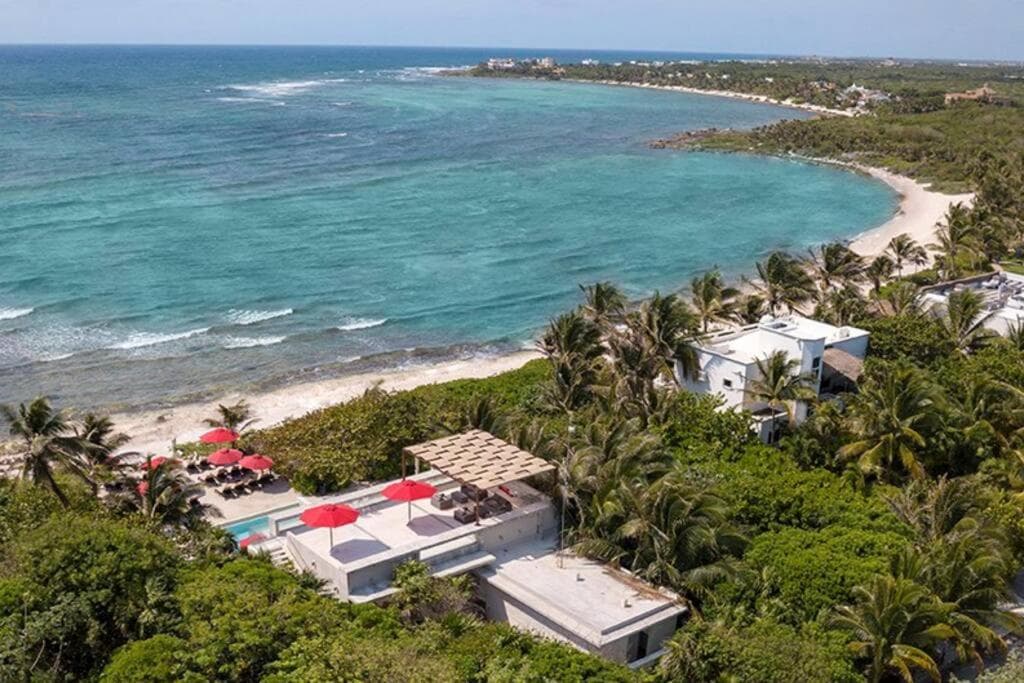 Casa Blanca By The Caribbean Sea