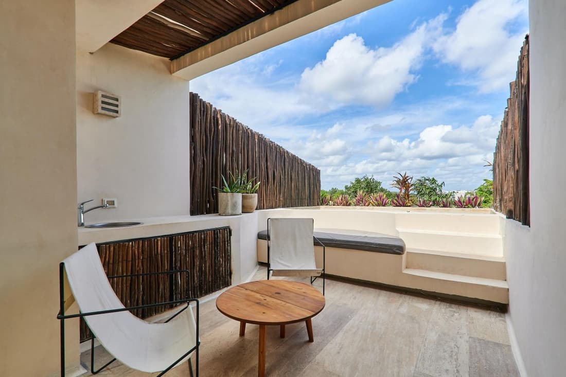 Dhalia - Private roof with pool & Beach Club Access