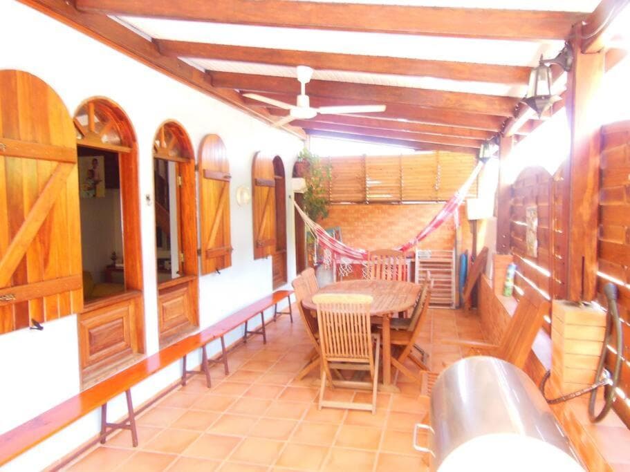 maison située dans un petit village de pecheur