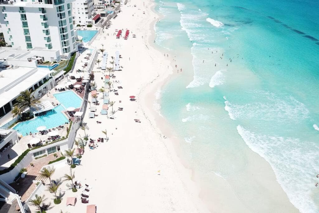 Luxury ocean front apartment, 2 br, beach, gym, spa