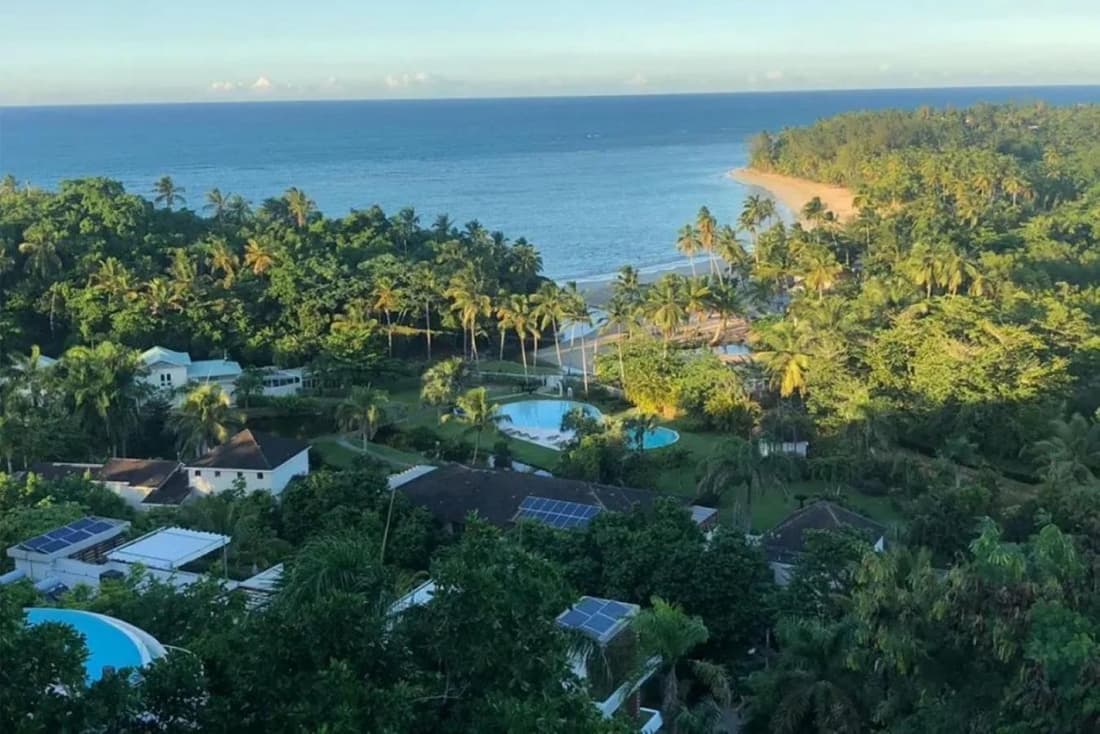 Bonita Village Beachfront Apt with Pool & Balcony
