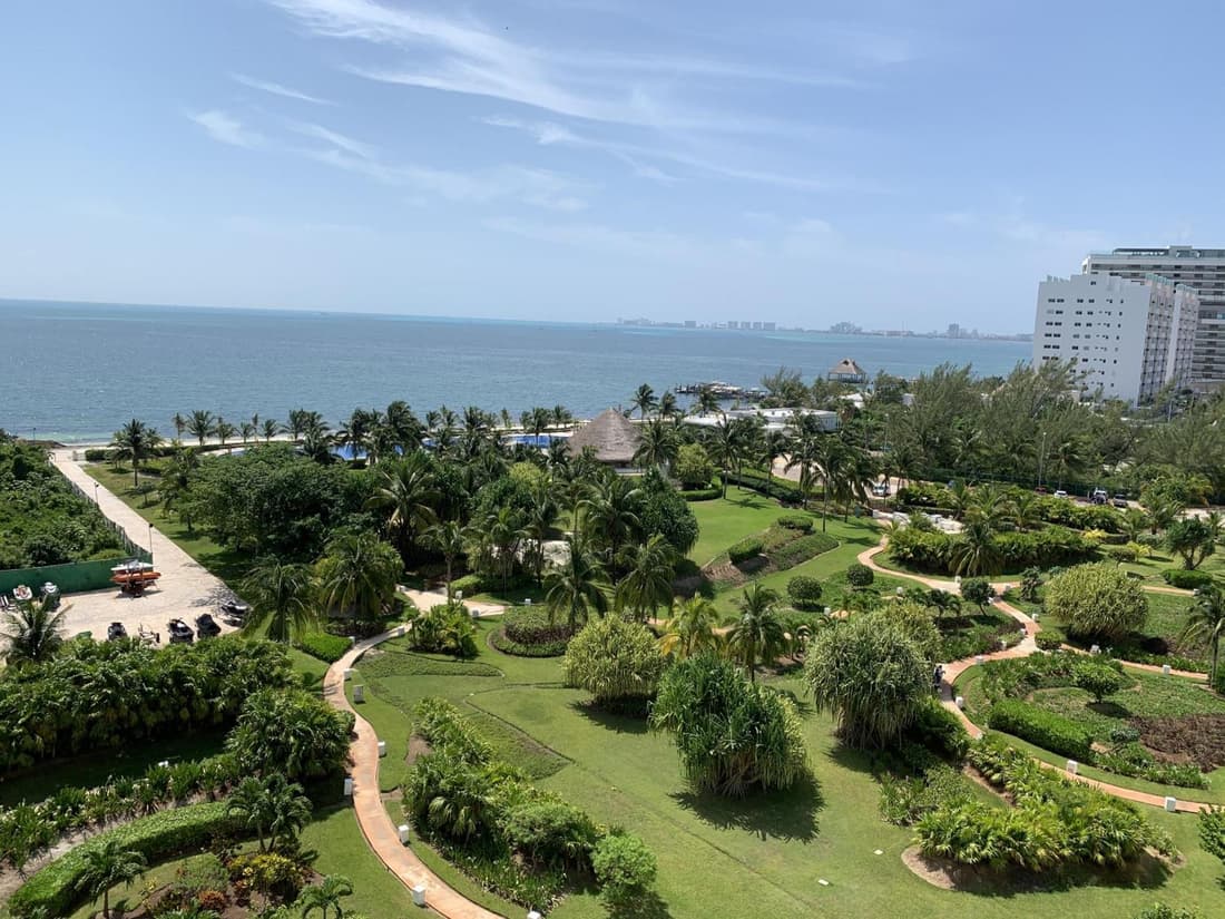 Well equipped condo with splendid sea view