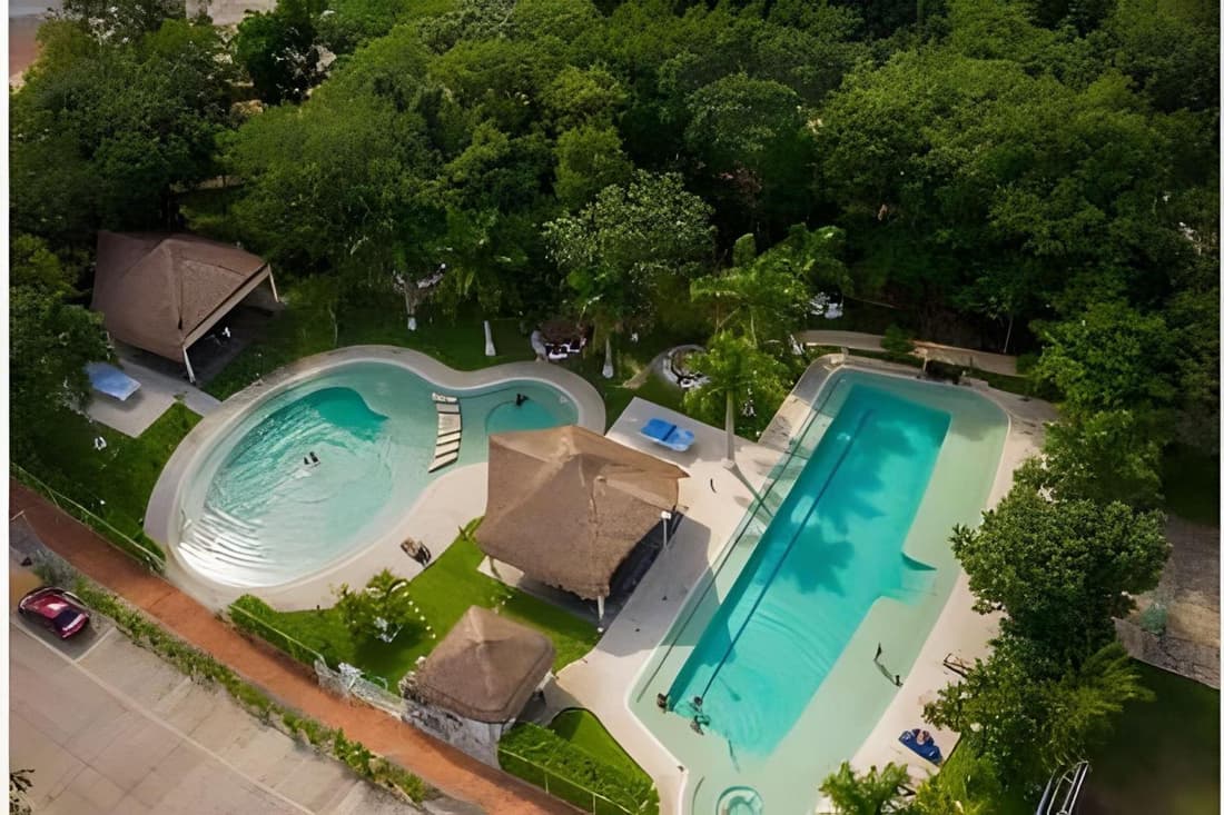 Exclusive building 6 people 3 cable televisions 3 swimming pools balcony,