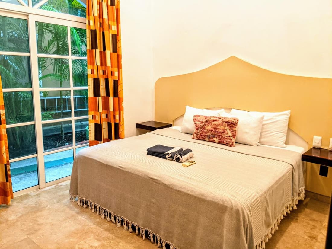 Castillo Playacar Fase 1 9br 3Kitchen Pool walk to Beach 5th Ave 25max