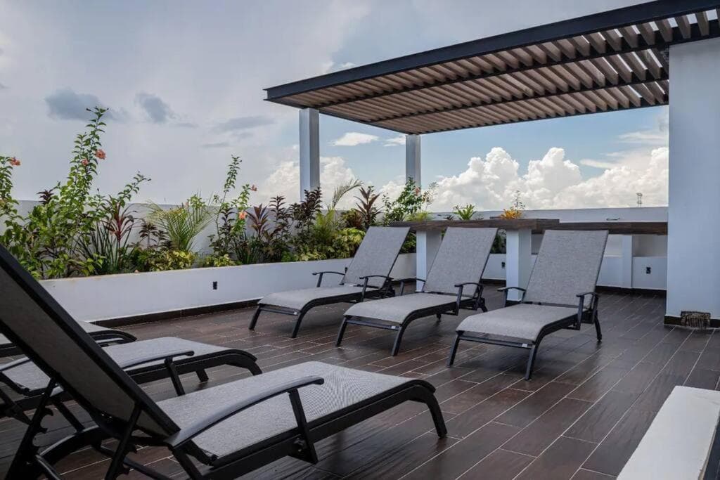 Fast WIFI/5 min beach/Private Parking