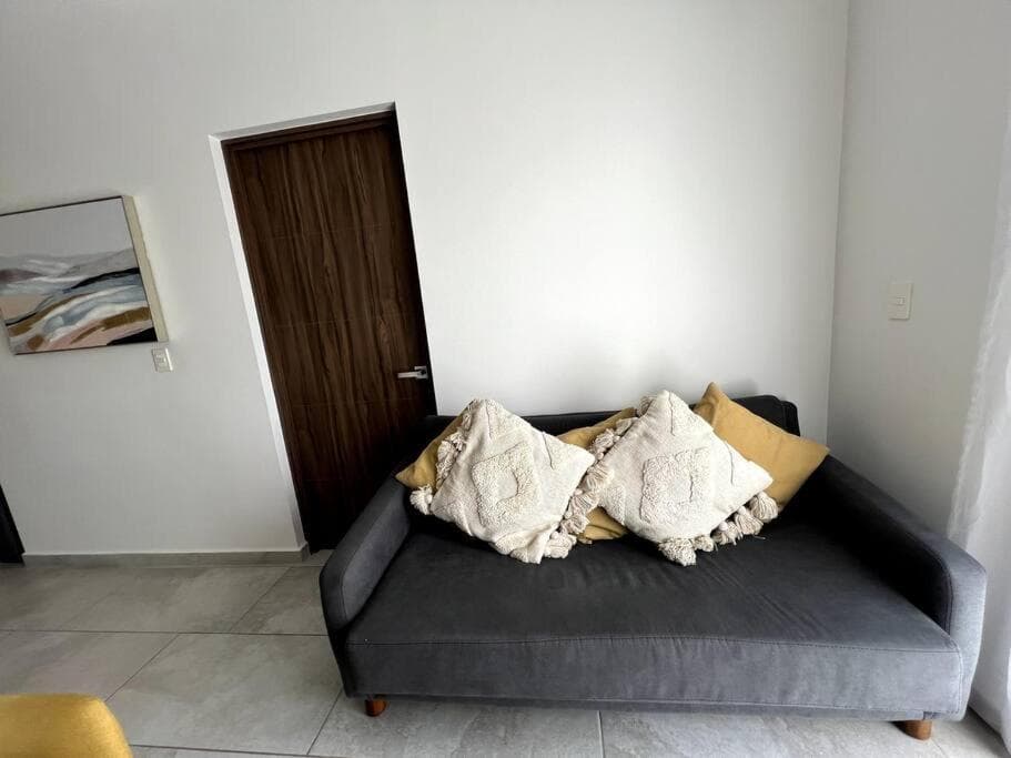 Fast WIFI/5 min beach/Private Parking