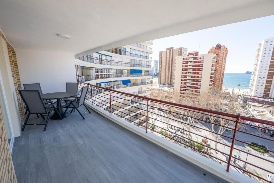 Apartamento con terraza a 1 minuto de la playa
