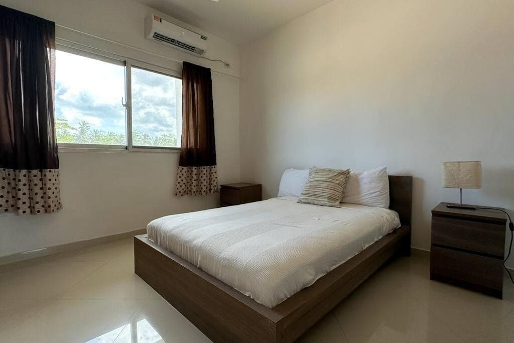 La Fenice Beachfront 3 Bedroom With Parking